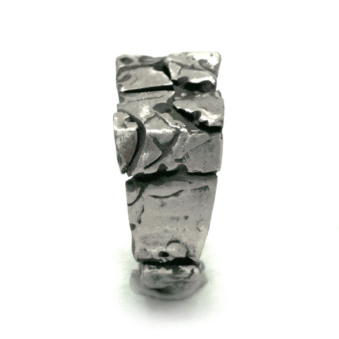inset-jewelry-deficit-jewelry-Brutal-cracked-Ring