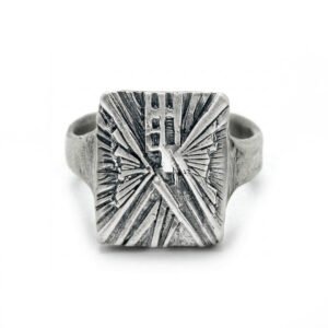 sinset-split-monument-signet-ring-deficit-jewelry